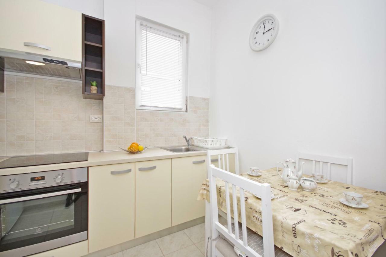 Apartment Andela Makarska