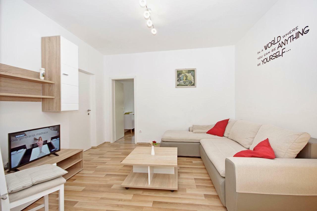 Apartment Andela *