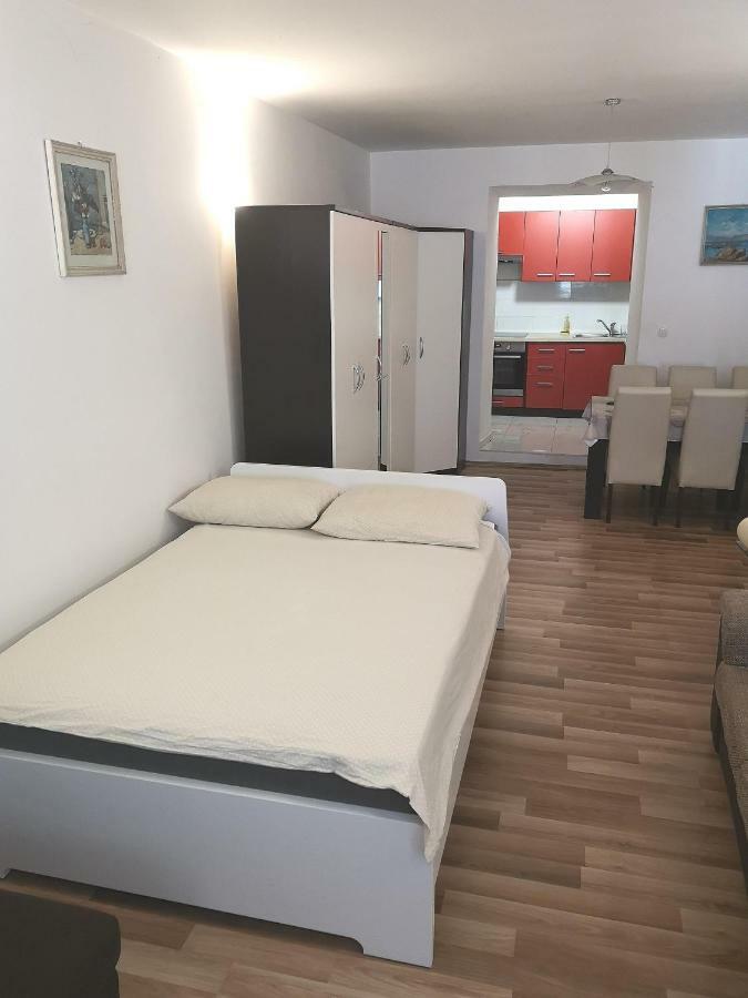 Andela Apartment *