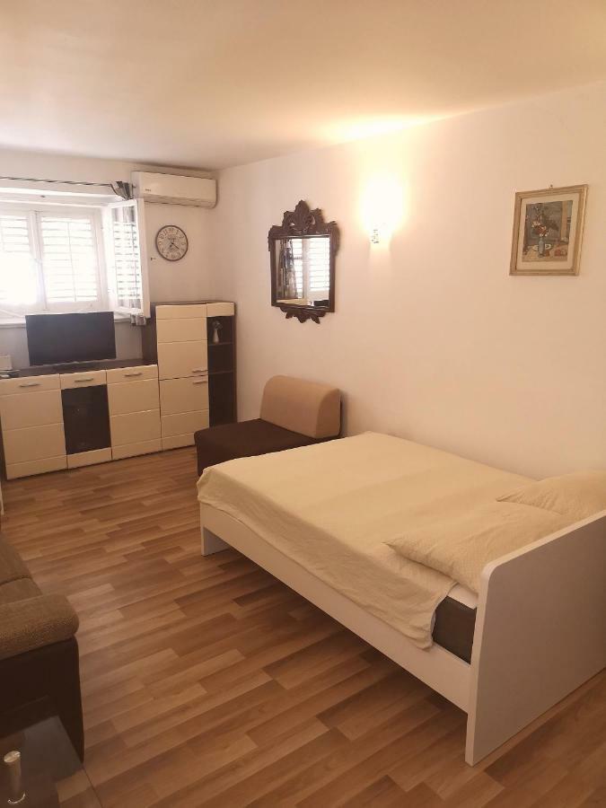 Andela * Makarska